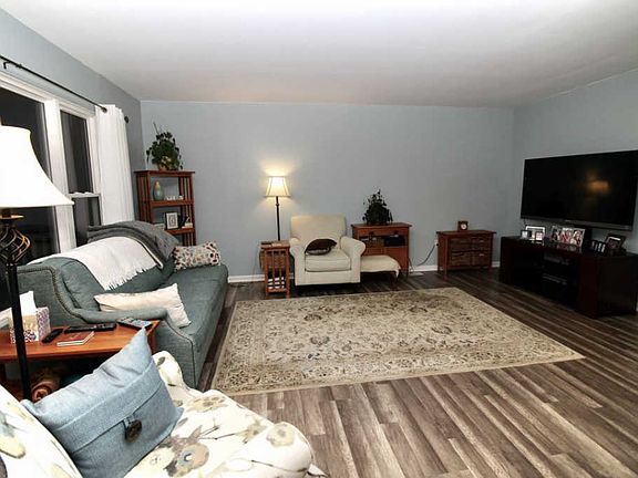 5th image of 3295 Pine Run Dr