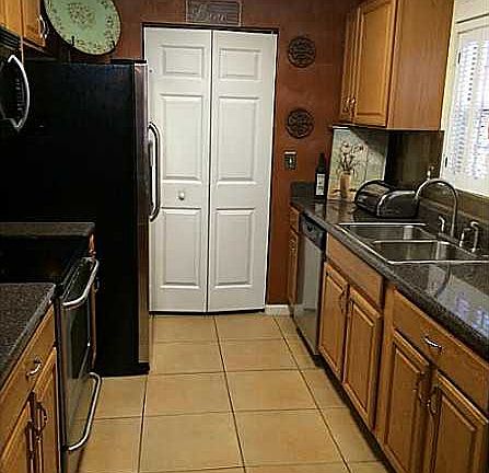 5th image of 2111 Marshall Ave