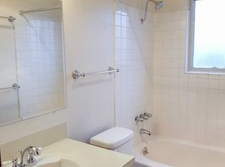Greenlake Arms, Seattle, WA 98115