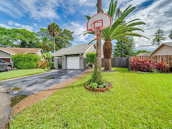 3rd image of 7327 NW 38th Court