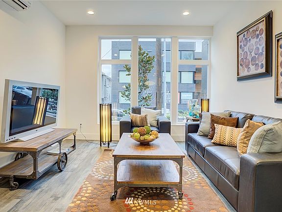 5th image of 2358 C Franklin Avenue E