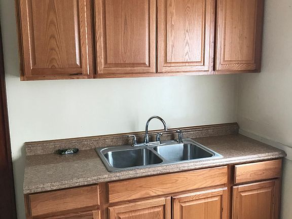 5th image of 24 S Elmwood Ave #1