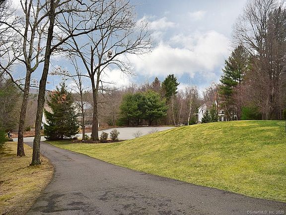 3rd image of 38 Birchwood Dr