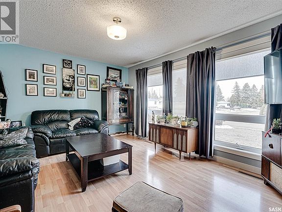 5th image of 56 Lindsay Dr