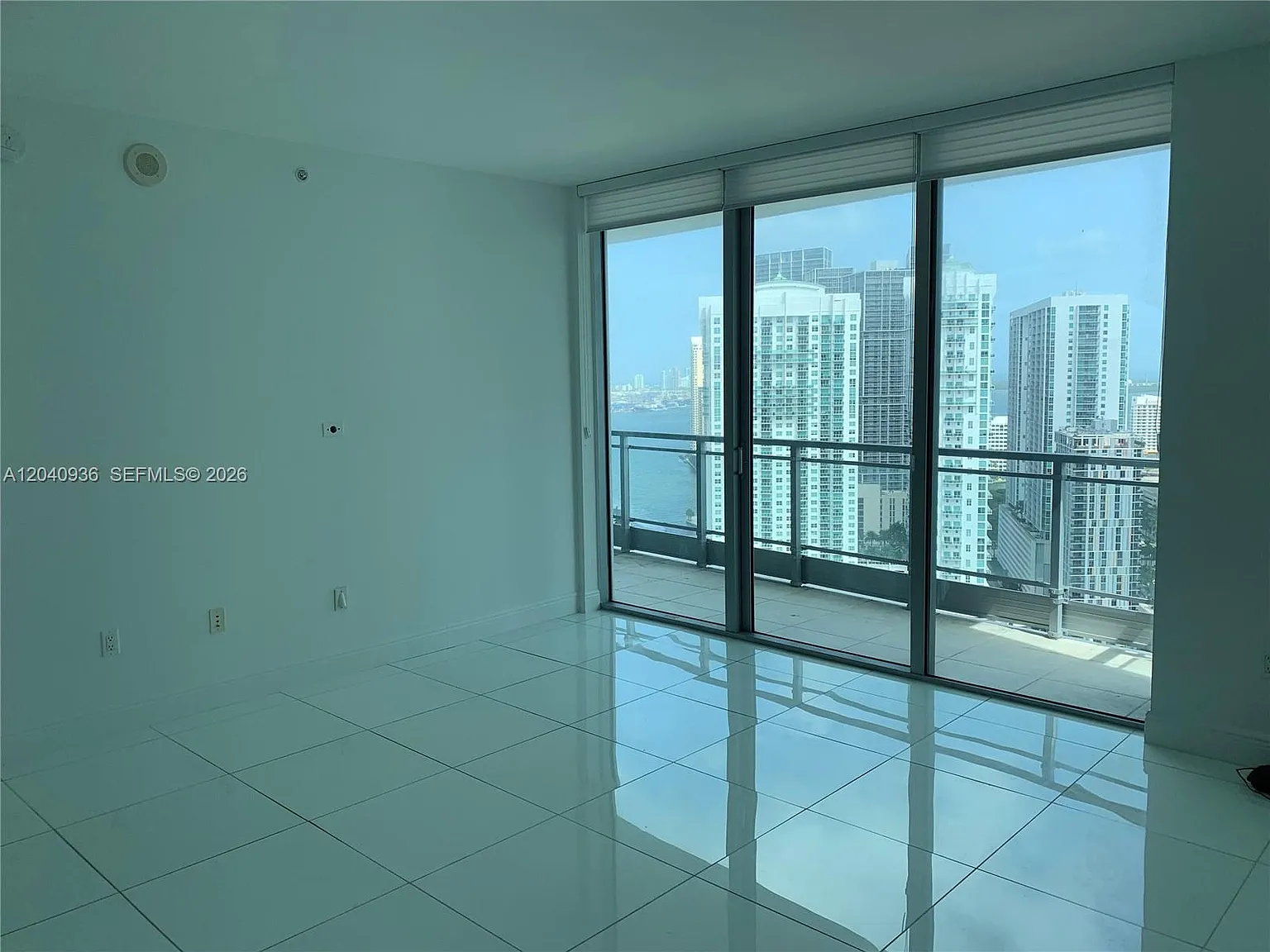 Ivy Condo — Photo 2