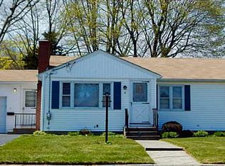 8 Ray St, Johnston, RI 02919