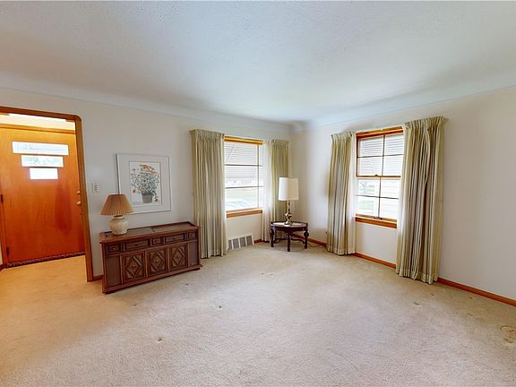 5th image of 5500 Elmwood Ave