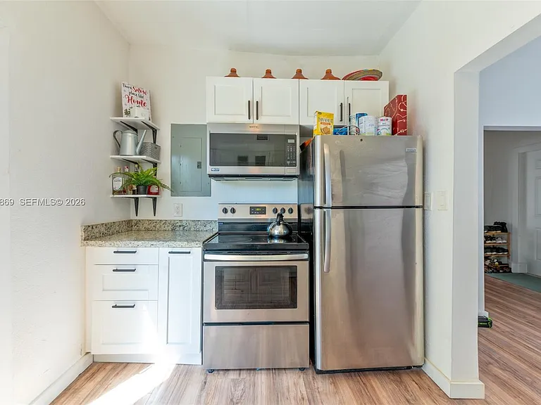 1238 NE 112th St — Photo 11