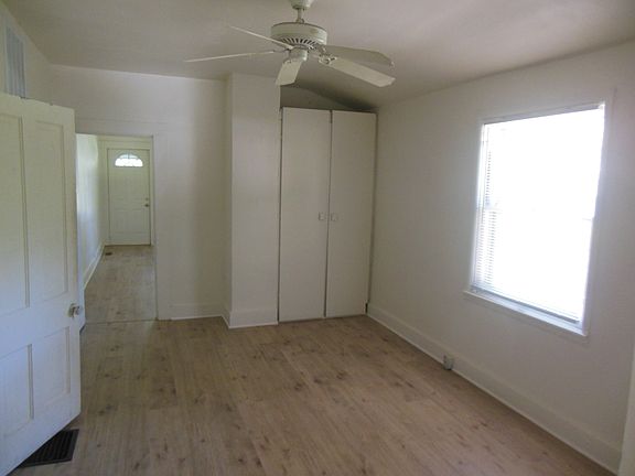 2nd image of 6123 Winthrop Ave
