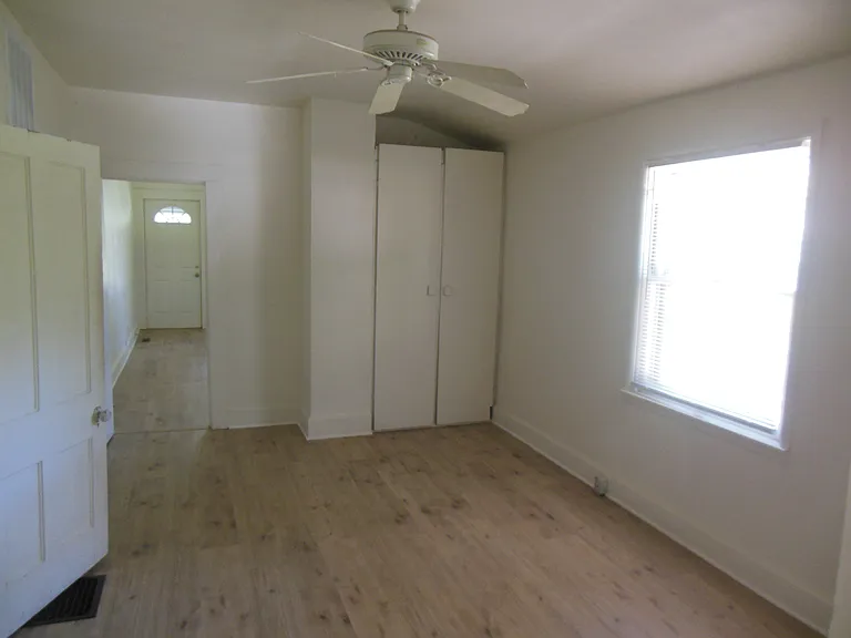 6123 Winthrop Ave — Photo 2