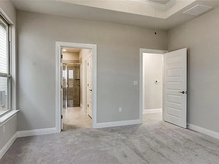9205 Gynerium Dr — Photo 8