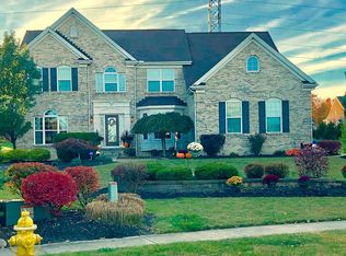 4394 Roxburghe Dr, Brecksville, OH 44141