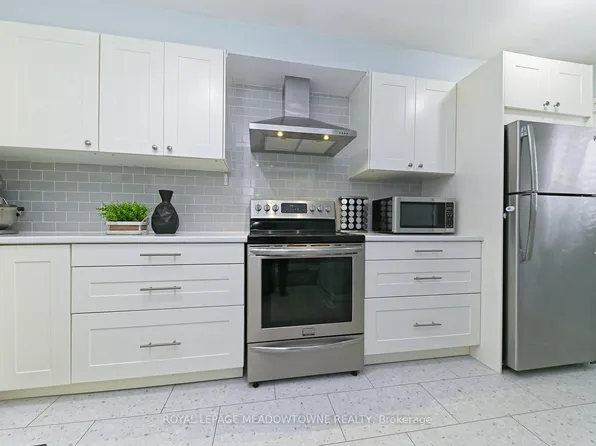 80 Lynden Cir #74, Halton Hills, ON L7G 4Y8