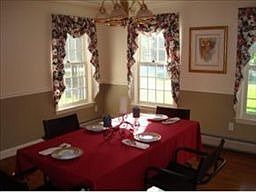 3rd image of 11 Meadowview Dr