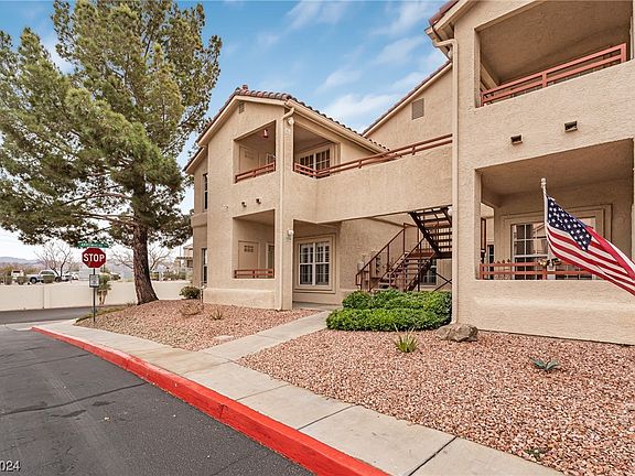 2nd image of 520 Arrowhead Trl Unit 1414