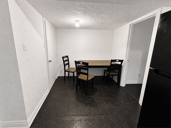 5th image of 1309 S Riverside Dr