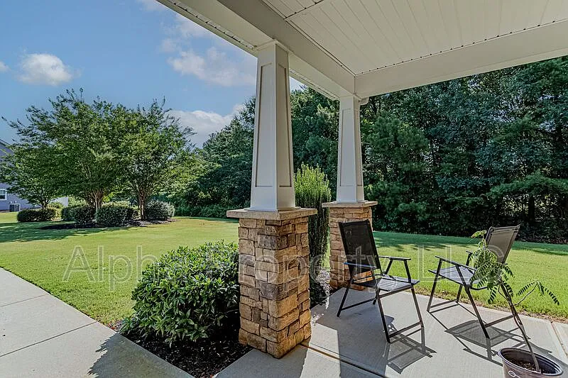 3 bed, 2.5 bath, 1560 sqft, $1,750 — Photo 3