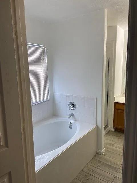 3 bed, 2.5 bath, 1680 sqft, $2,200 — Photo 4