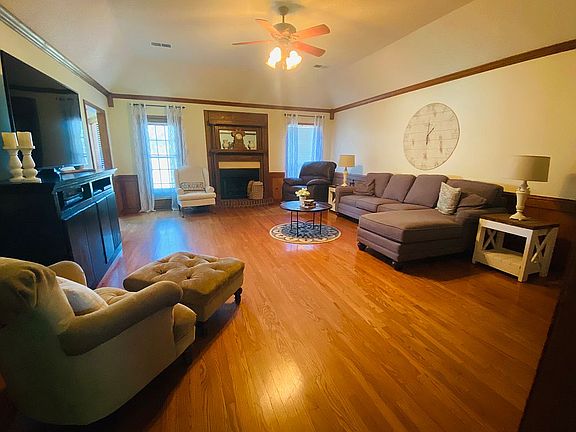 5th image of 5865 Paloma Dr