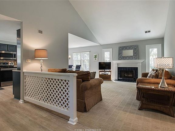 3rd image of 70 Shipyard Dr APT 121