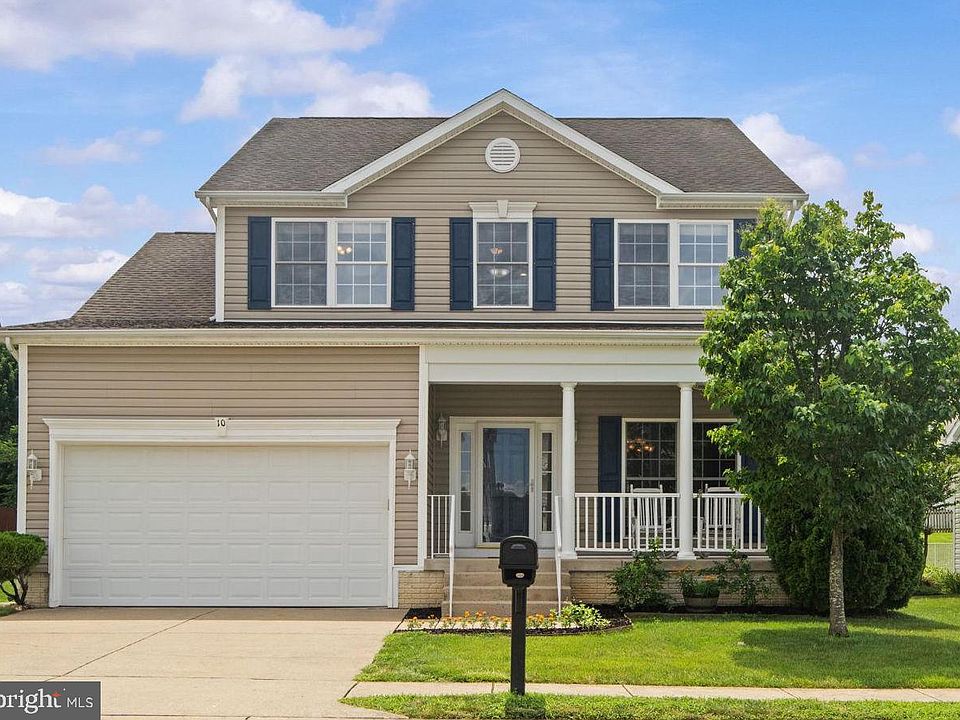 1st image of 10 Everglades Ln