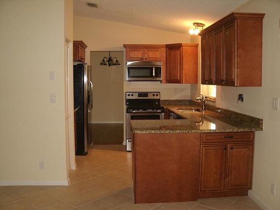 4th image of 11288 60th St N