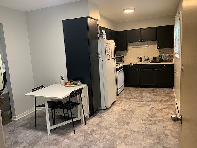 1st image of 1716 W Greenleaf Ave APT 1N
