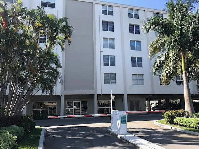 2 bed, 1033 sqft, $2,600 — Photo 4