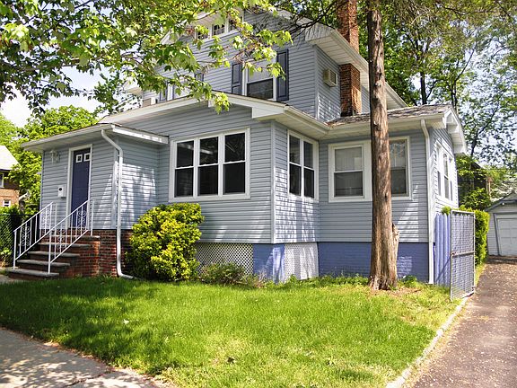 2nd image of 40 Monroe Ave