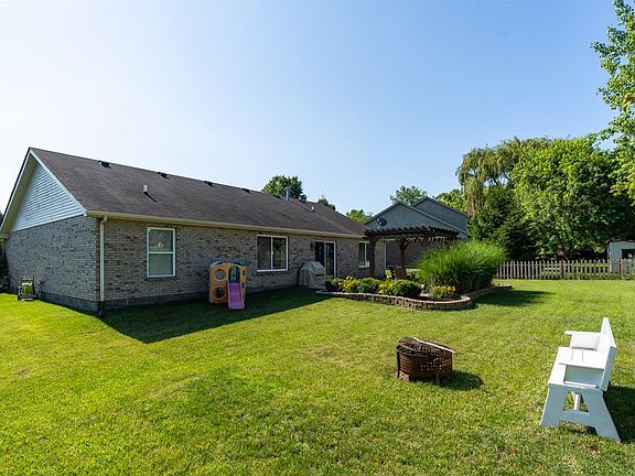 4th image of 317 Wellington Ct