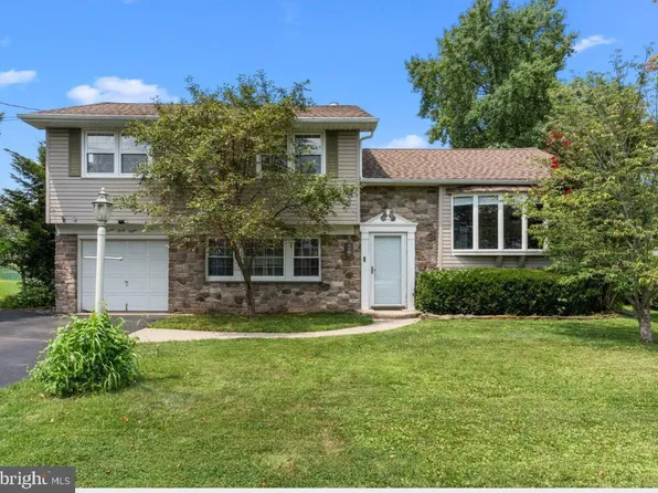 748 Martha Ln, Warminster, PA 18974