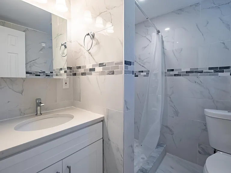 169 Hutton St #2 — Photo 15
