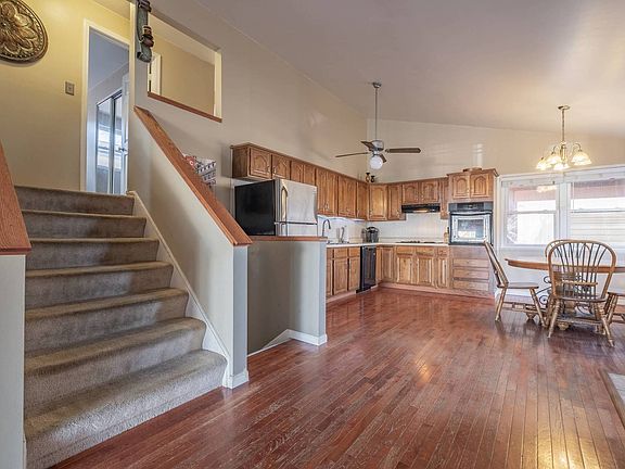 5th image of 4309 W Fairfax St