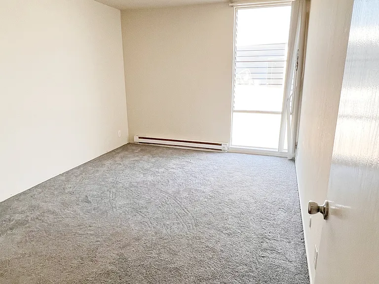 Otis Terrace Apartments — Photo 20
