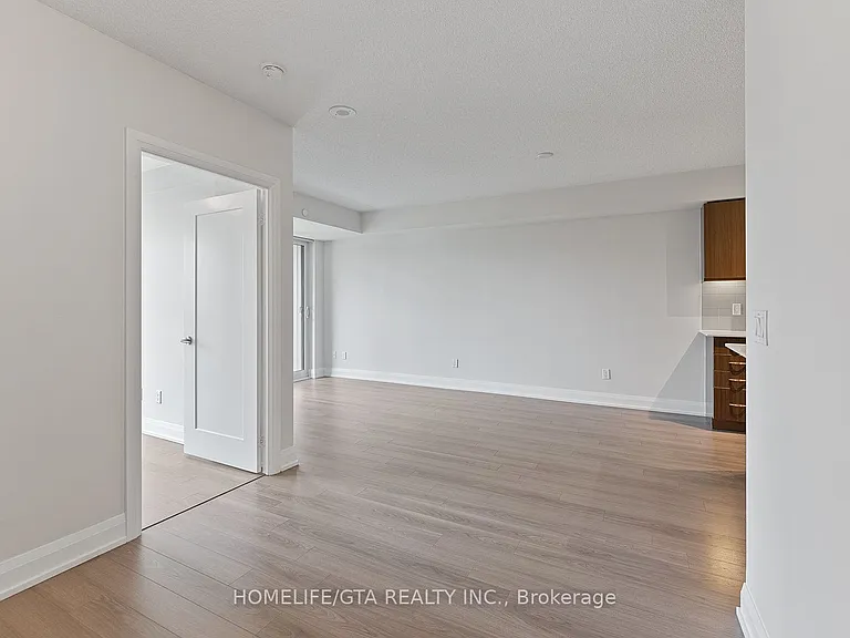 18 Graydon Hall Dr #904 — Photo 16