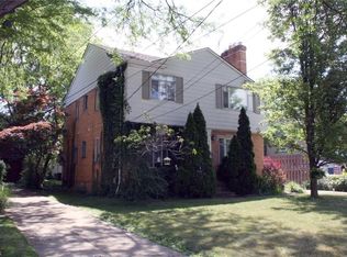 4345 Chanticleer Dr, Fairview Park, OH