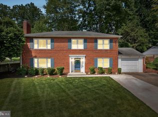 3212 Patrick Henry Dr, Falls Church, VA 22044