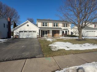 68 Labrador Dr, Rochester, NY 14616