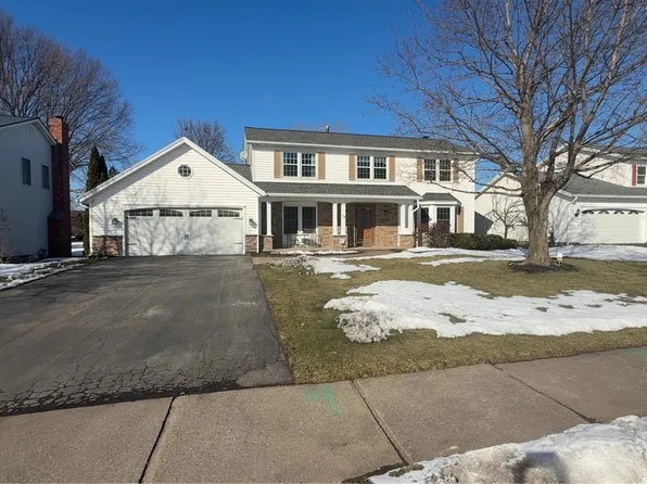 68 Labrador Dr, Rochester, NY 14616