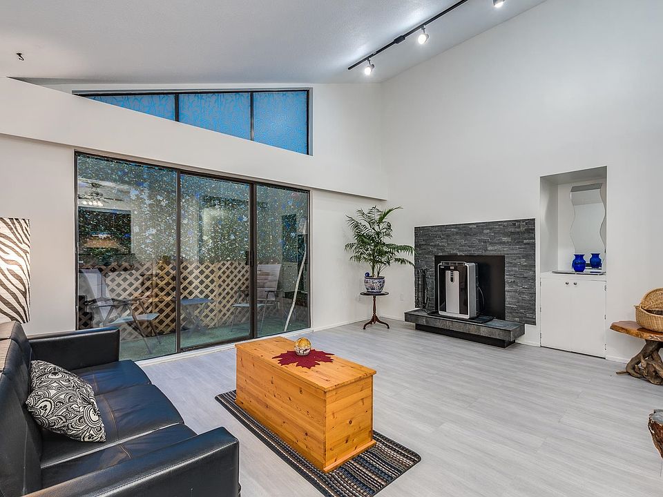 1st image of 225 Mowat St #306