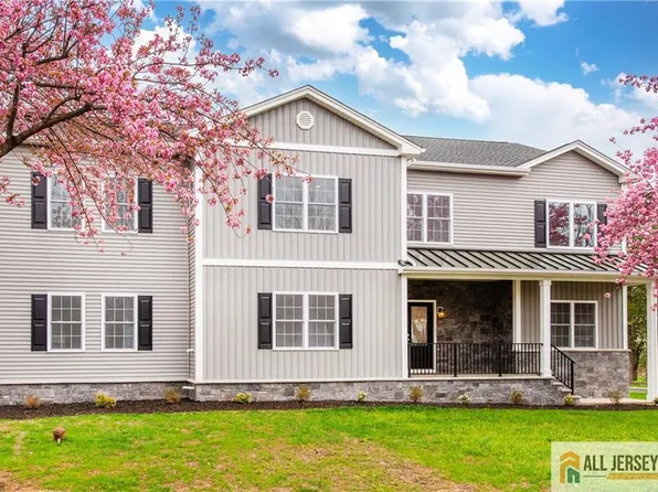 165 Normandy Dr, Piscataway, NJ 08854