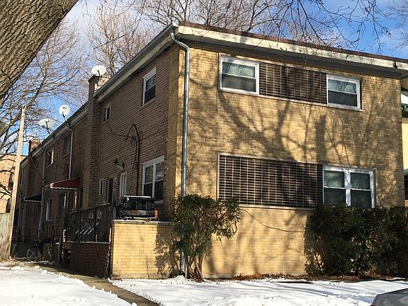 3rd image of 1442 W Birchwood Ave