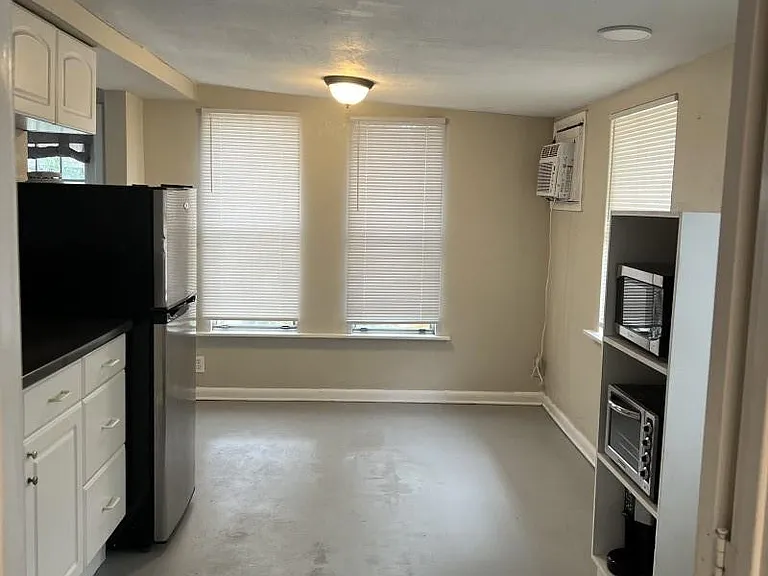 29 NE 15th Ave — Photo 3