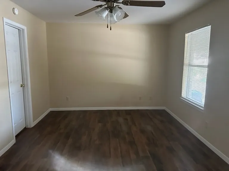 2527 Westminster Dr — Photo 6