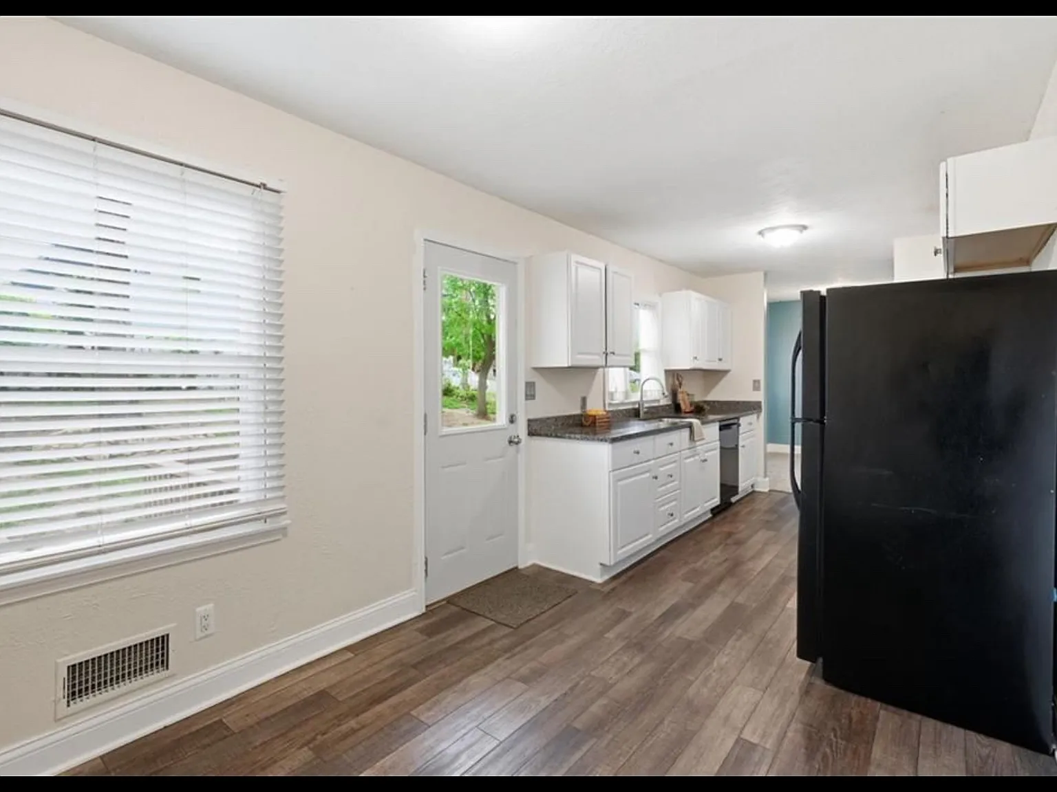 4 bed, 1232 sqft, $1,900 — Photo 4
