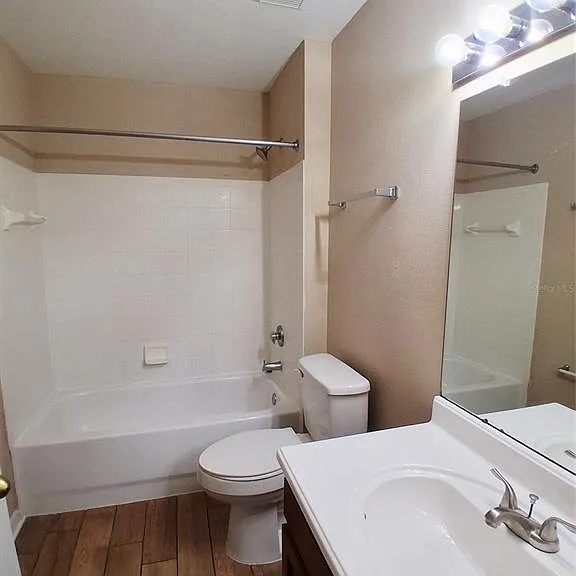 9020 Lake Chase Island Way #9020 — Photo 25