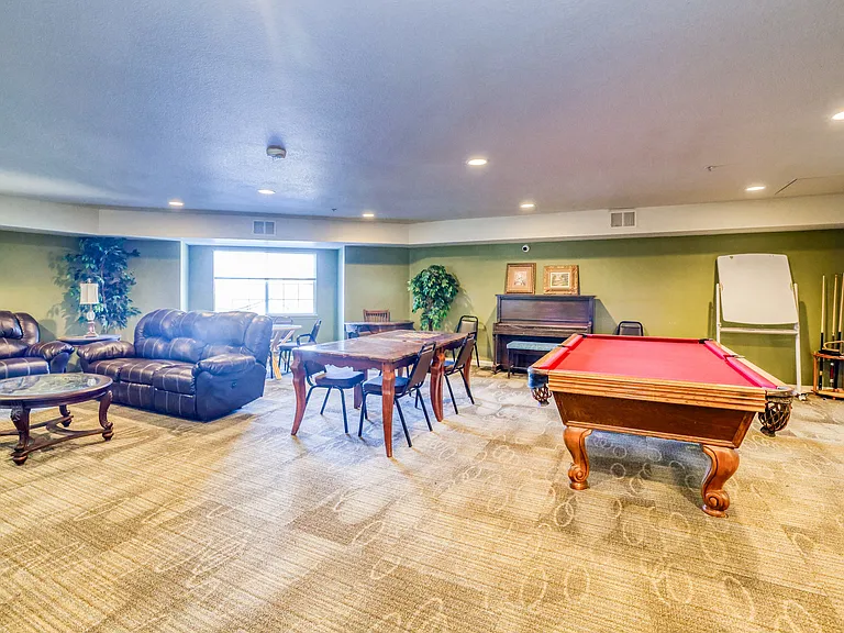 Pinewood Lodge — Photo 13