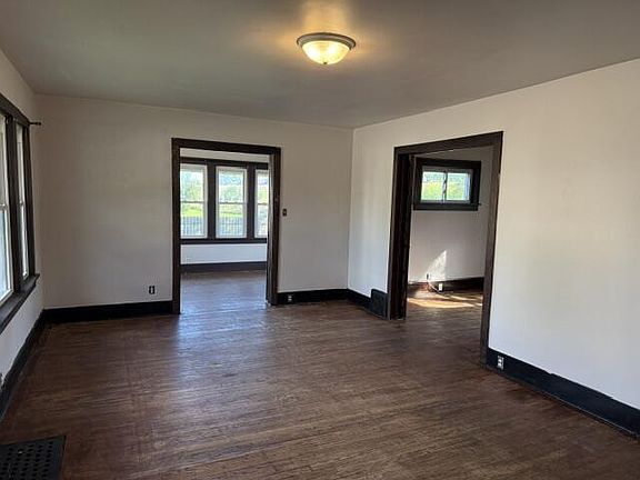 4th image of 7229 Sheridan ROAD