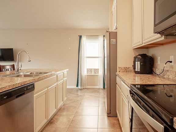 4th image of 5690 NW Pine Trail Circle