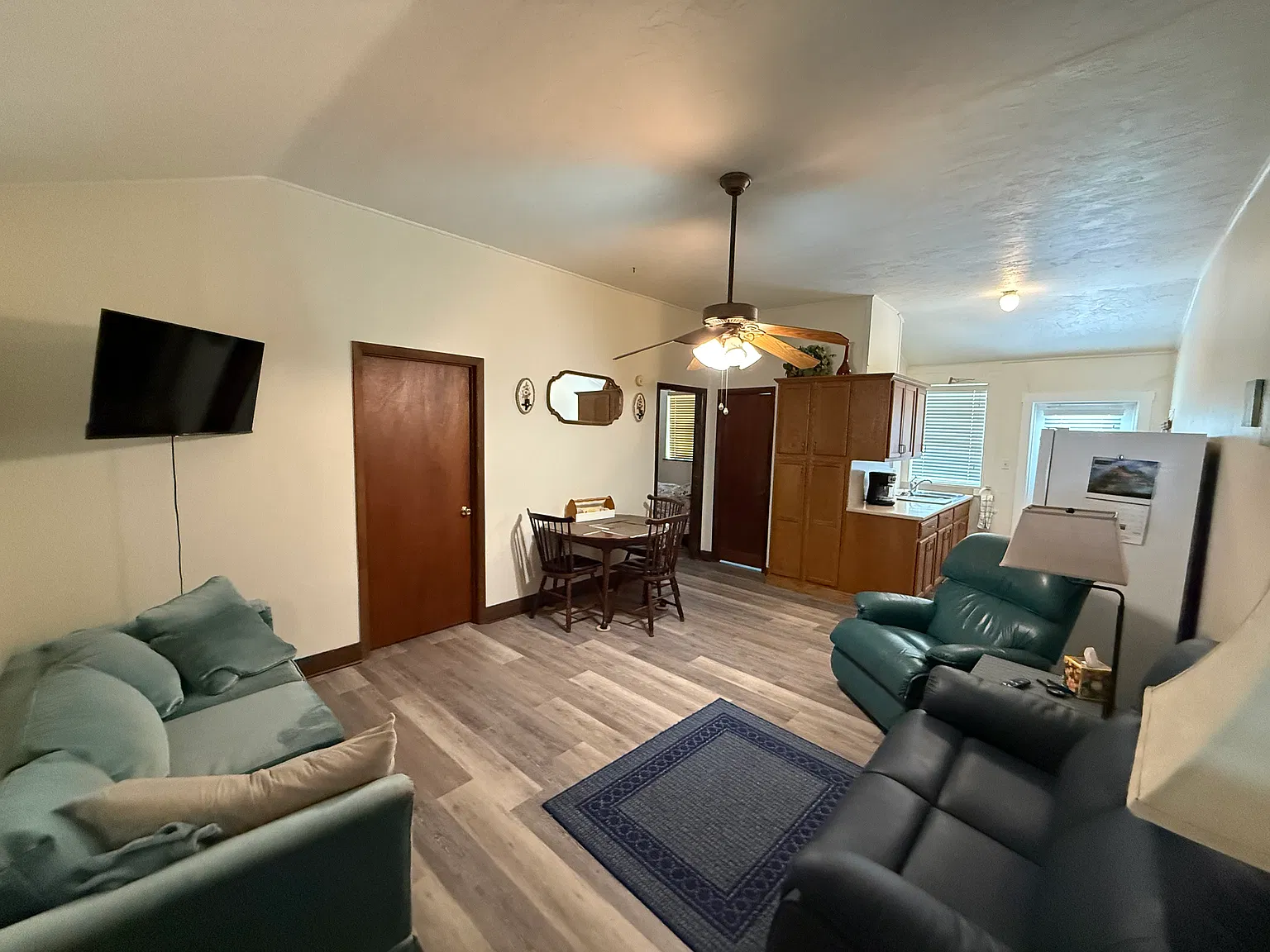 2 bed, 700 sqft, $2,000 — Photo 3
